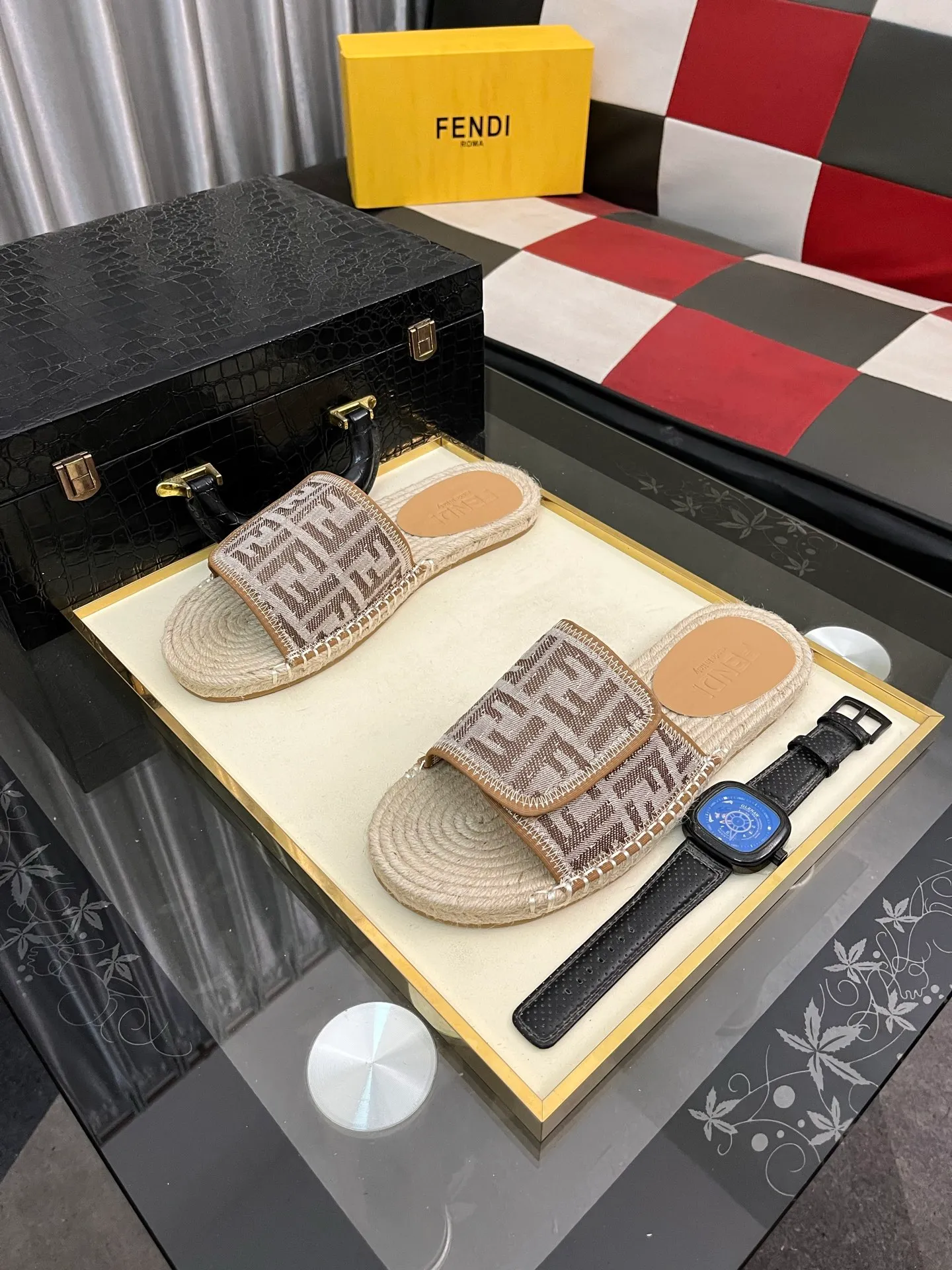 Men's shoes💰320⌚️⌚️[FENDI~Fendi slippers] High-end men's shoes brand official website 1:1 latest masterpiece: original mold customization, fabrics made of imported original materials, upgraded outsole, lighter, top quality in the market, simple and tasteful, a must-have for fashionistas, fashion is at your feet, full of confidence, the same style at the counter👍The season of summer slippers is here. Yardage: 38-44. Can be customized45.46.47